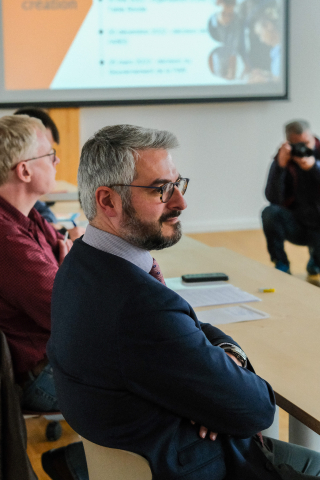 Conférence de presse bachelier conseiller en gestion de crise